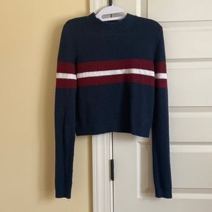 Holister Cropped Crew Neck Sweater. Good quality!